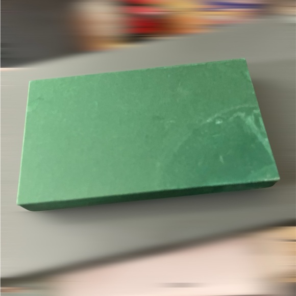 Rolex Green Box with Gold Accents - Picture 4 of 4